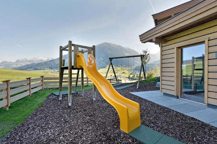 Spielzimmer & Spielplatz